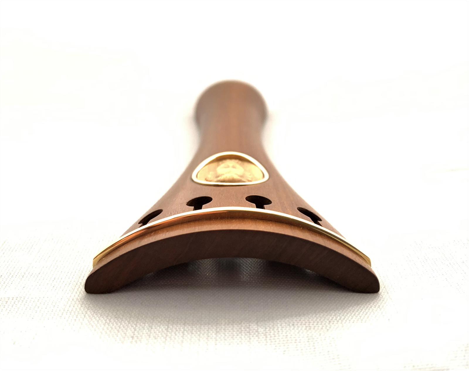 Violinsaitenhalter mit Goldreifchen und Goldring