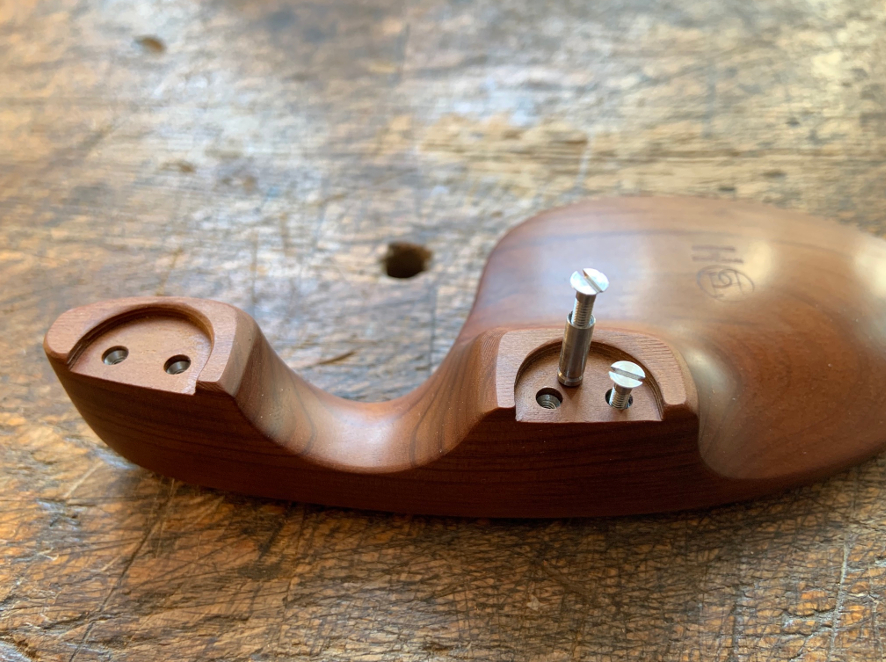 Hülsensystem mit Schraube im Kinnhalter